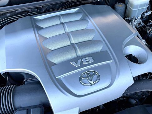 Used 2016 Toyota Land Cruiser AWD/4WD image 30