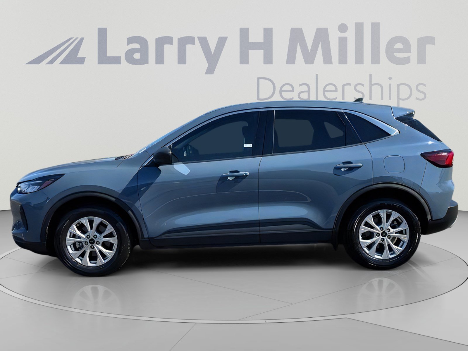 Used 2024 Ford Escape Active w/ Tech Pack #1 FWD image 3