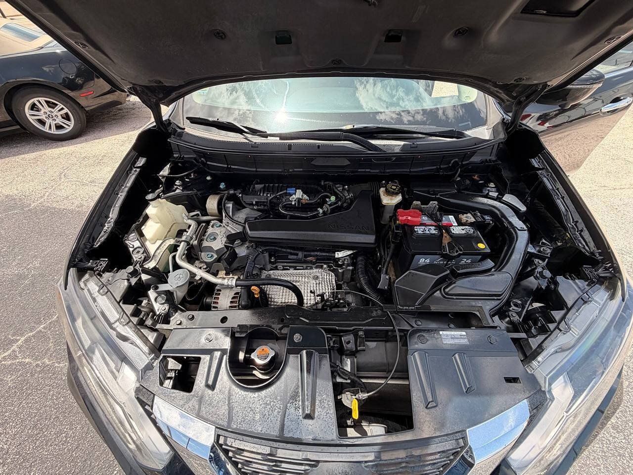 Used 2018 Nissan Rogue SV w/ Premium Package FWD image 30