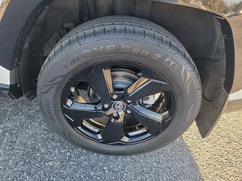 Used 2019 Toyota RAV4 XSE image 8