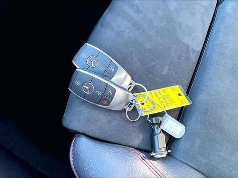 Used 2023 Mercedes-Benz GLA 250 4MATIC w/ AMG Line Exterior image 15