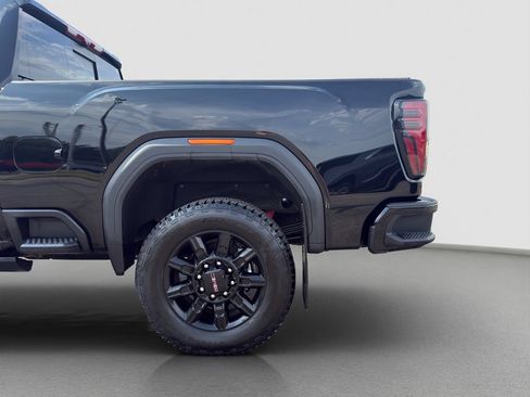 Used 2025 GMC Sierra 2500 AT4 w/ AT4 Premium Plus Package AWD/4WD image 22