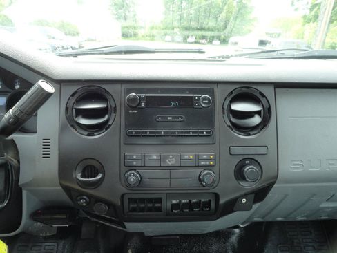 Used 2017 Ford F650 2WD Regular Cab Super Duty image 7