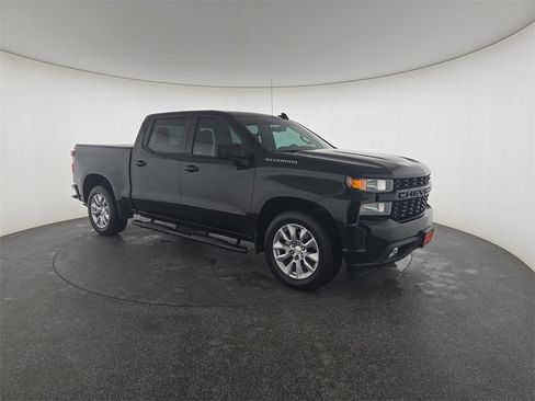 Used 2021 Chevrolet Silverado 1500 Custom image 1