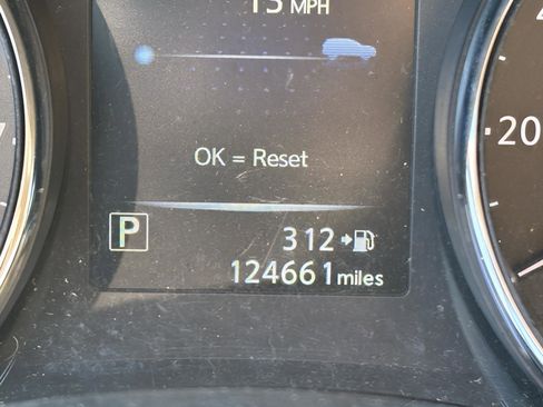 Used 2017 Nissan Rogue S image 25