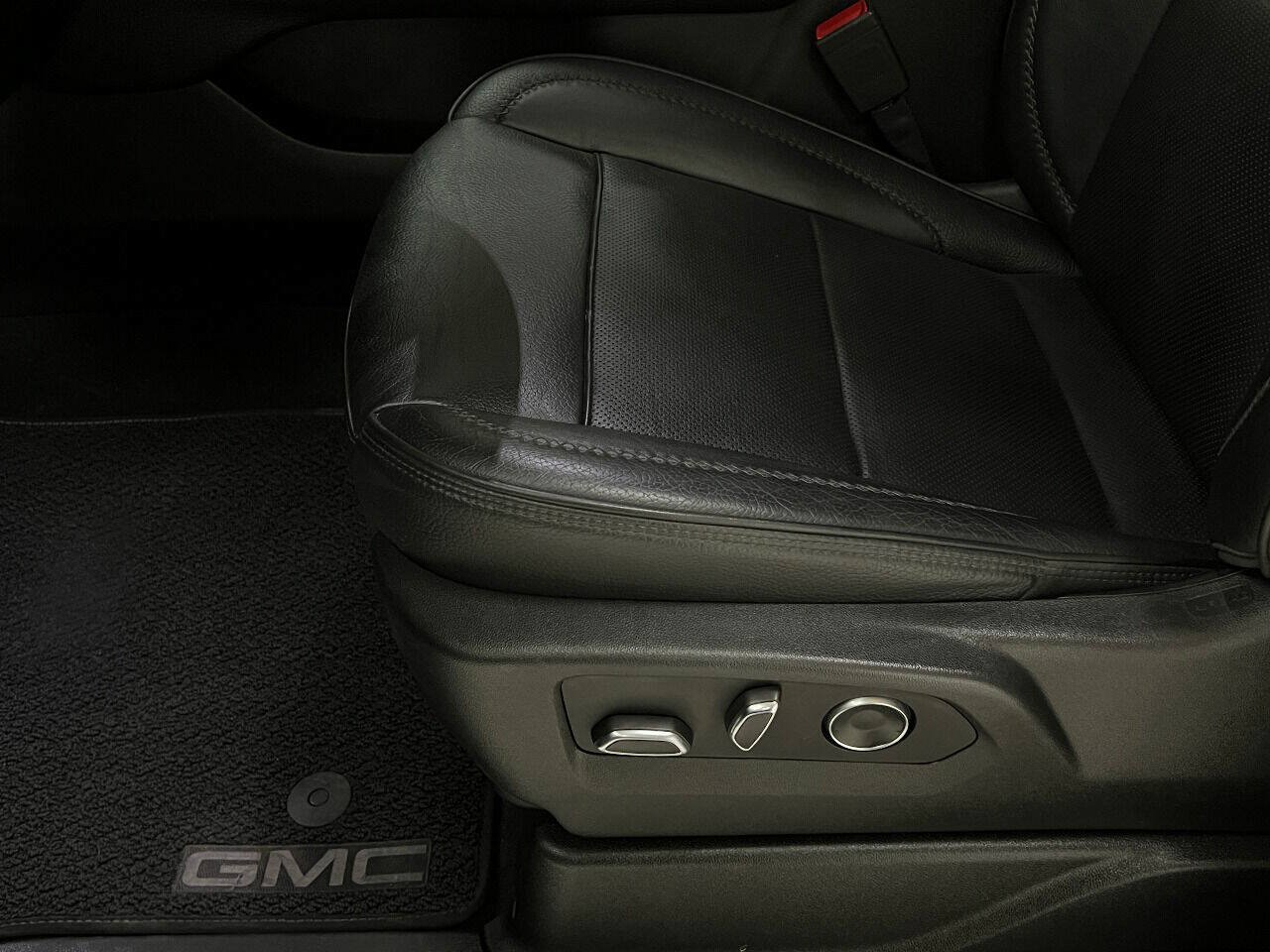 Used 2021 GMC Yukon XL Denali AWD/4WD image 91
