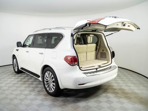Used 2015 INFINITI QX80 4WD w/ Deluxe Technology Package image 34