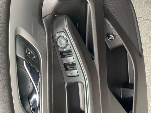 Used 2019 Chevrolet Traverse LT FWD image 13