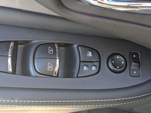 Used 2024 Nissan Murano SL image 12