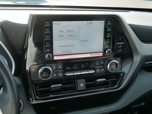 Used 2022 Toyota Highlander XLE image 21