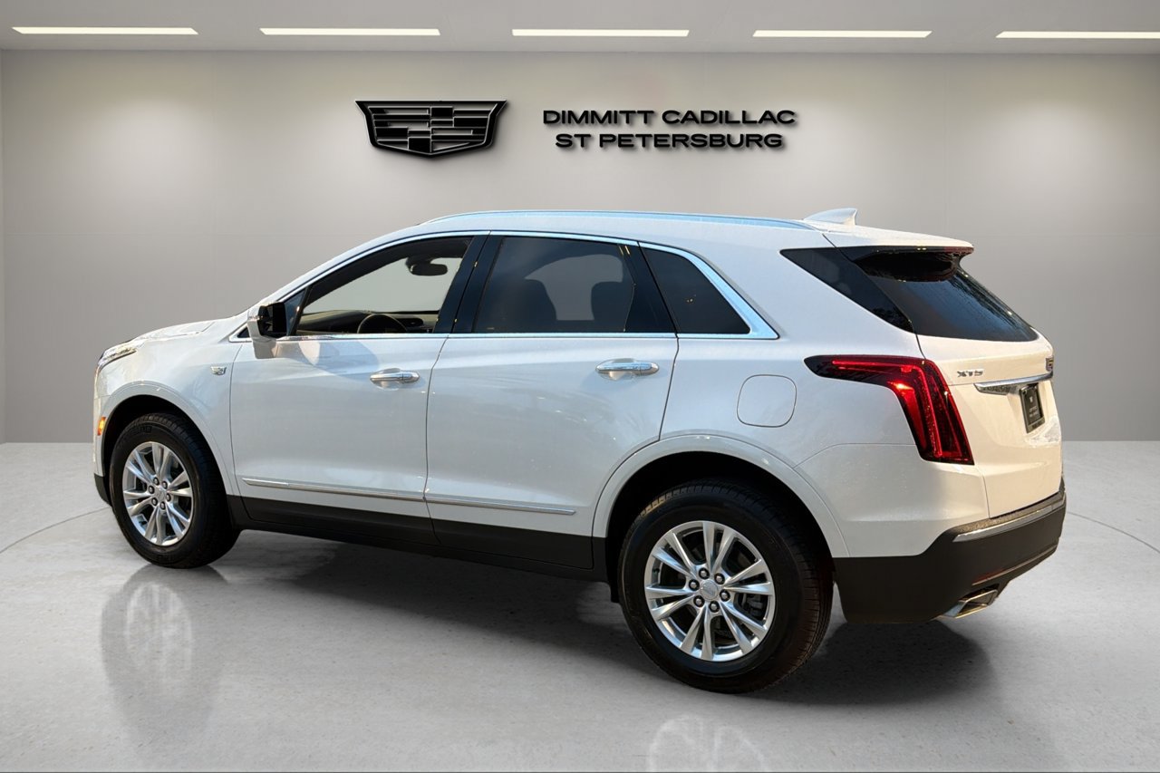 Certified 2025 Cadillac XT5 Luxury FWD image 3