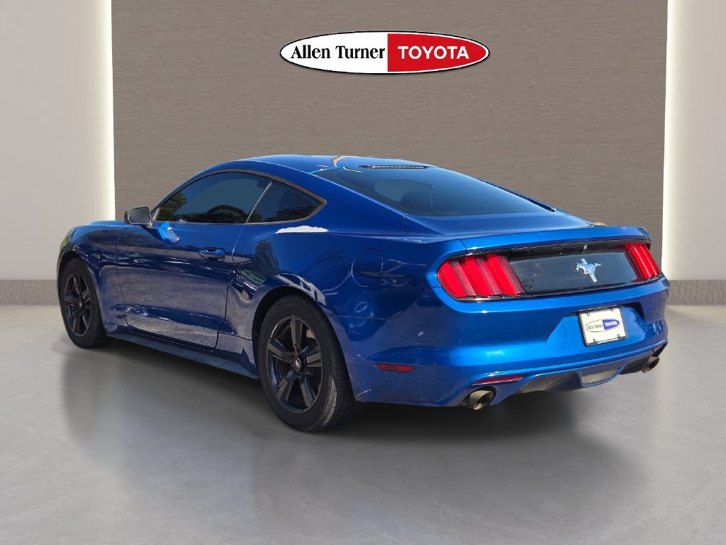 Used 2017 Ford Mustang Coupe RWD image 8