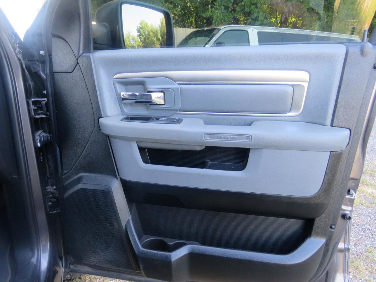 Used 2017 RAM 1500 Big Horn AWD/4WD image 17