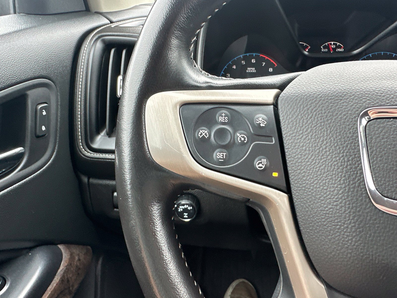 Used 2022 GMC Canyon Denali AWD/4WD image 52