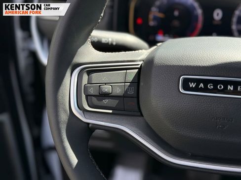 Used 2025 Jeep Wagoneer 4WD image 21