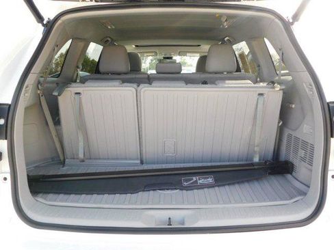 Certified 2019 Toyota Highlander XLE FWD image 23
