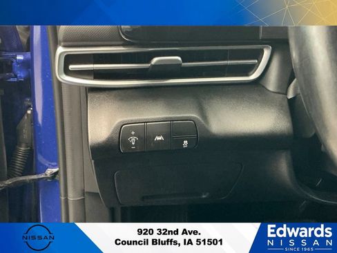Used 2023 Hyundai Elantra SEL w/ Convenience Package FWD image 19