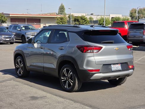 Used 2024 Chevrolet TrailBlazer LT w/ Convenience Package image 8