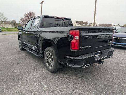 Used 2022 Chevrolet Silverado 1500 High Country w/ Z71 Off-Road Package image 6