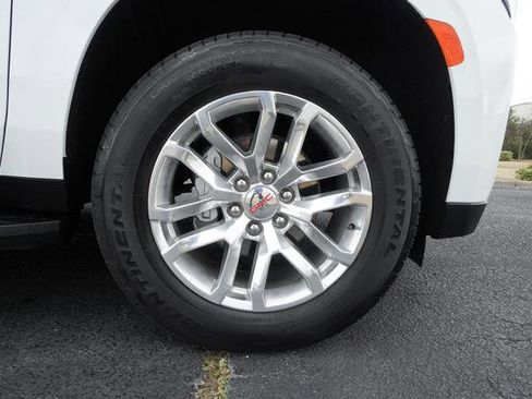 Used 2024 GMC Yukon SLT w/ SLT Premium Package image 43