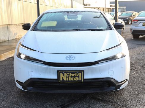 Used 2024 Toyota Prius LE image 2