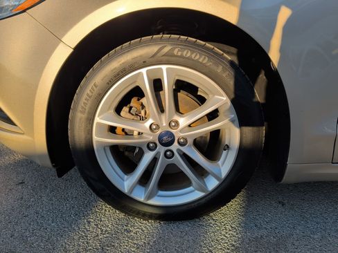 Used 2018 Ford Fusion S image 4