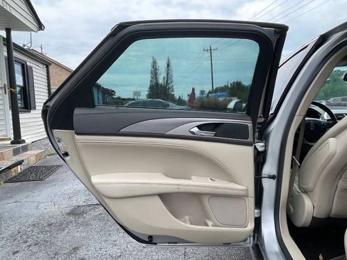 Used 2017 Lincoln MKZ Reserve FWD image 23