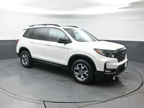 Used 2023 Honda Passport TrailSport image 8