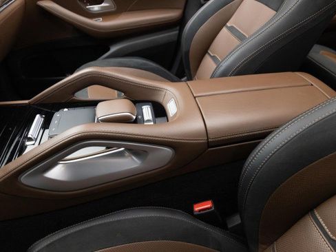 Used 2024 Mercedes-Benz GLS 63 AMG 4MATIC image 20