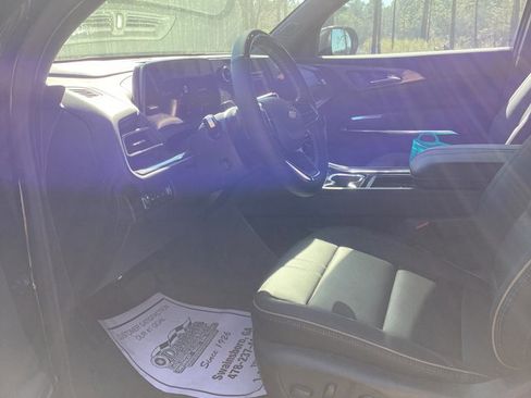 New 2026 Chevrolet Traverse High Country w/ LPO, Floor Liner Package AWD/4WD image 12