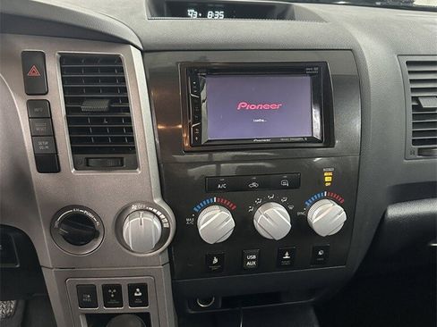 Used 2010 Toyota Tundra 4x4 Double Cab image 19