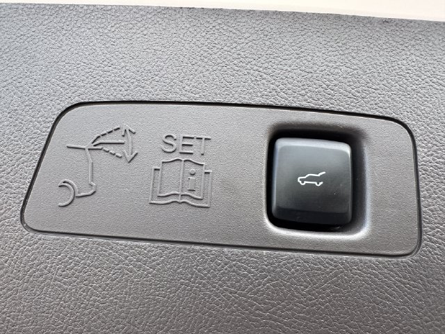 Used 2023 Lincoln Corsair AWD w/ Equipment Group 101A image 12