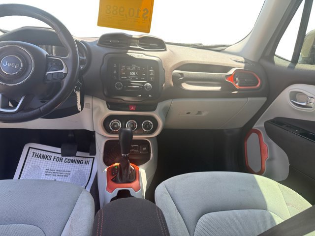 Used 2015 Jeep Renegade Latitude FWD image 11