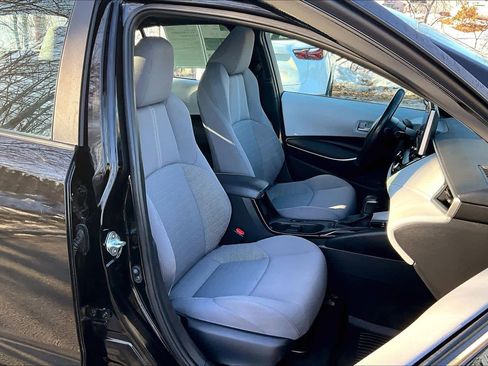 Used 2023 Toyota Corolla SE w/ SE Premium Package image 8