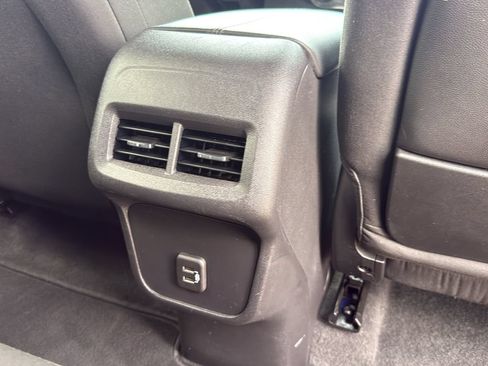 Used 2024 GMC Terrain SLE AWD/4WD image 27