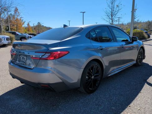 Certified 2025 Toyota Camry SE image 6