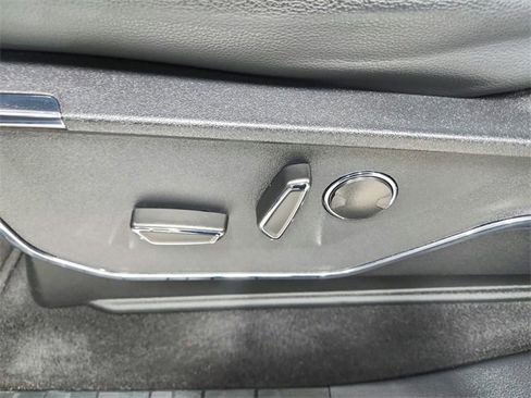 Used 2023 Ford F150 Lariat w/ Equipment Group 502A High image 20