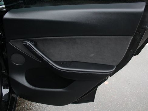 Used 2022 Tesla Model Y Performance image 24