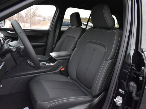 Used 2025 Jeep Grand Cherokee Laredo w/ Luxury Tech Group I image 9