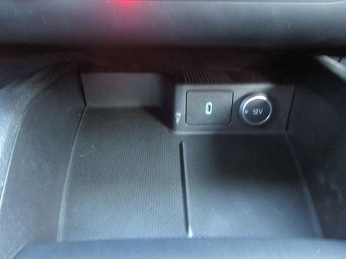 Used 2020 Ford Escape SE image 30