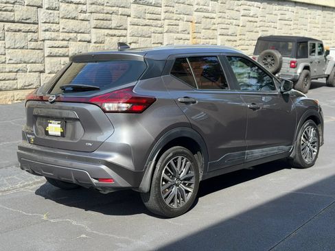 Used 2023 Nissan Kicks SV FWD image 7