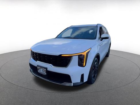 Used 2024 Kia Sorento S FWD image 7
