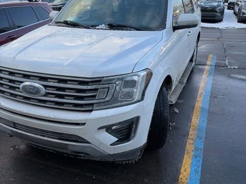 Used 2018 Ford Expedition XLT w/ Equipment Group 202A image 2