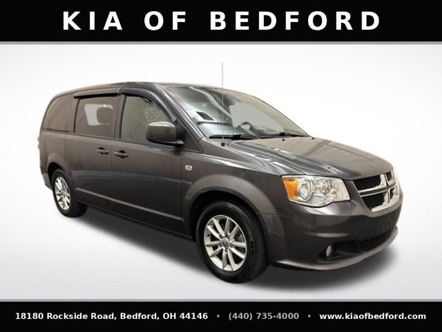Used 2019 Dodge Grand Caravan SE FWD image 3