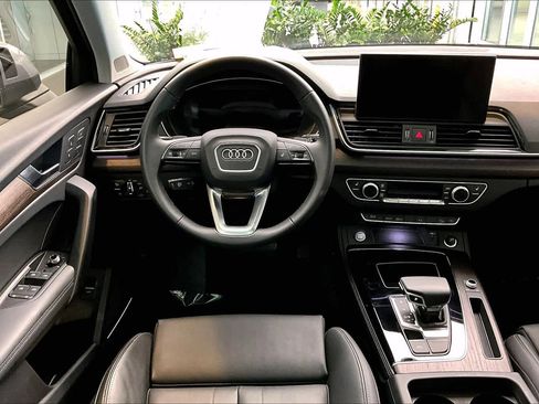 Certified 2025 Audi Q5 2.0T Premium Plus w/ Premium Plus Package image 5