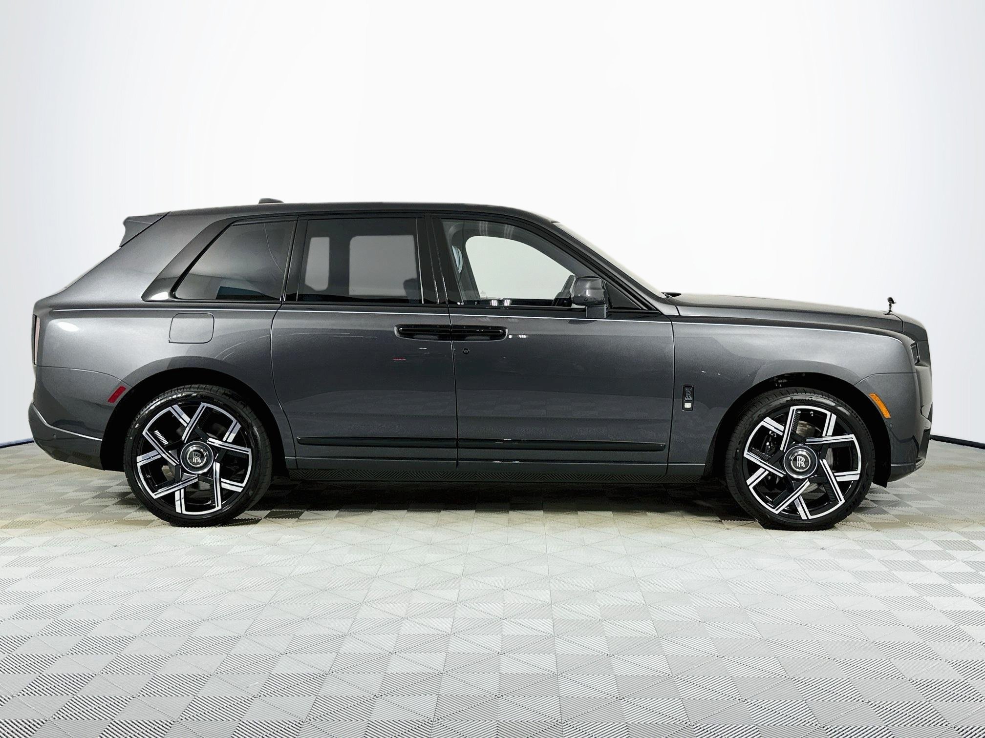 New 2027 Rolls-Royce Cullinan Black Badge AWD/4WD image 7