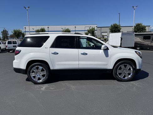 Used 2017 GMC Acadia Limited SLT AWD/4WD image 3