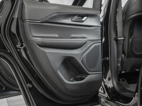 New 2025 Jeep Grand Cherokee Altitude w/ Trailer Tow Package image 34