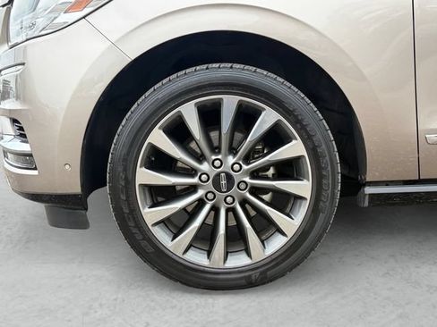Used 2018 Lincoln Navigator Select w/ Technology Package RWD image 24