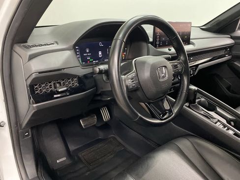 Used 2023 Honda Accord Sport image 2